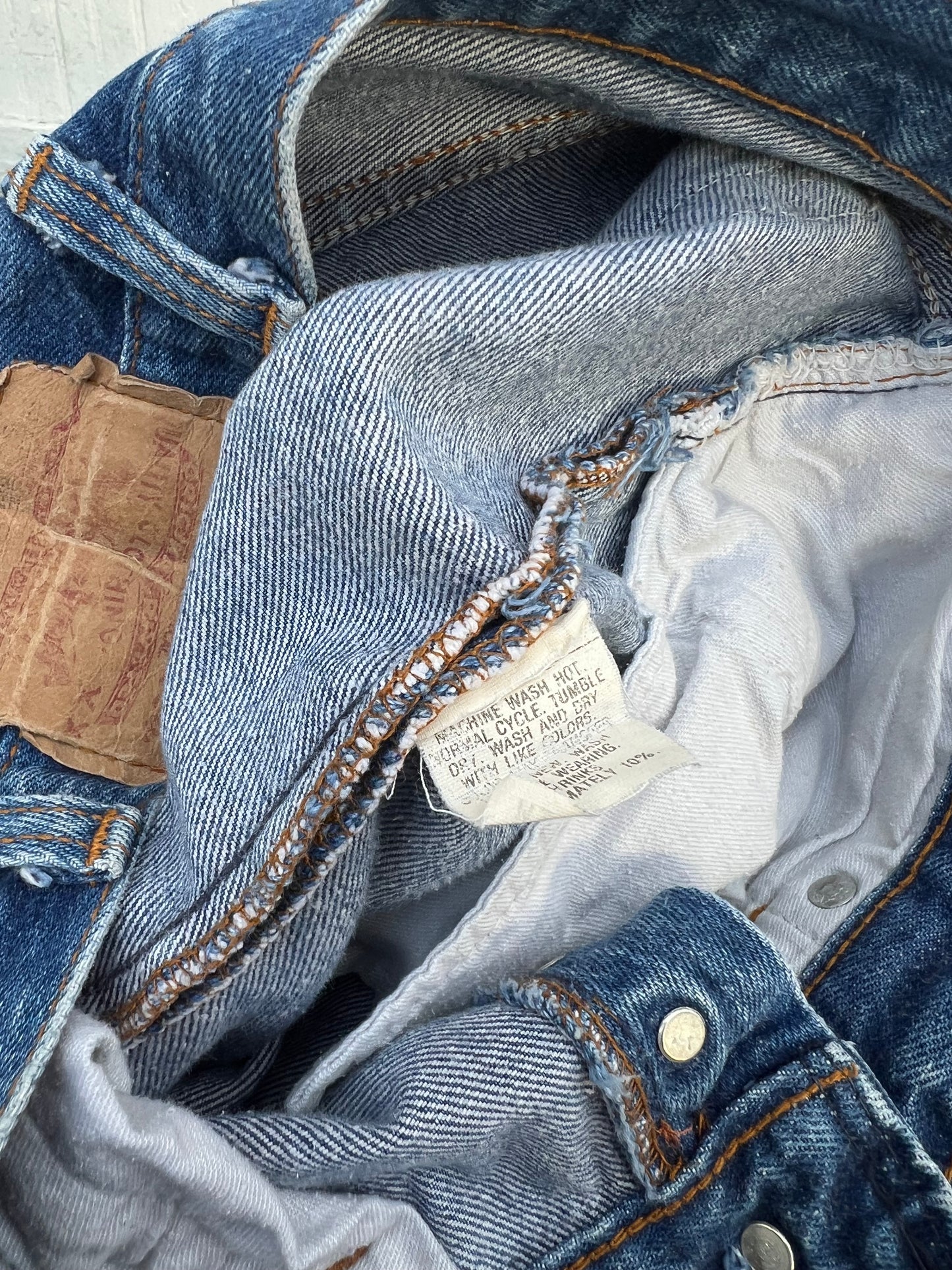 80s Levi’s 501 Made in USA (28.5”x31”)